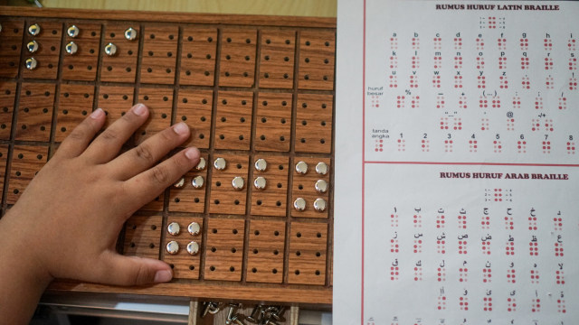 Kisi-Kisi Soal Penyusun Buku Braille dan Buku Bicara Sesuai KemenpanRB